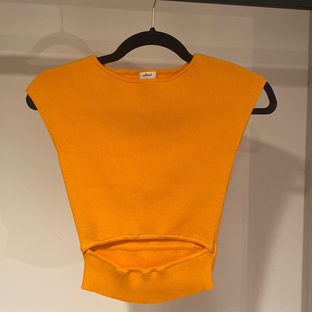 Wilfred - aritzia - size small orange ribbed top with cutout